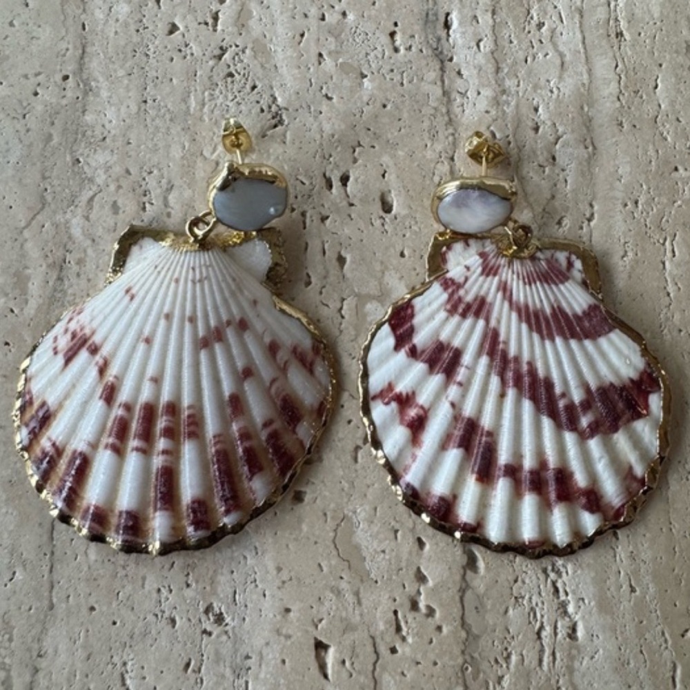 Handmade Gold Shell Earrings - Picture 3 of 4